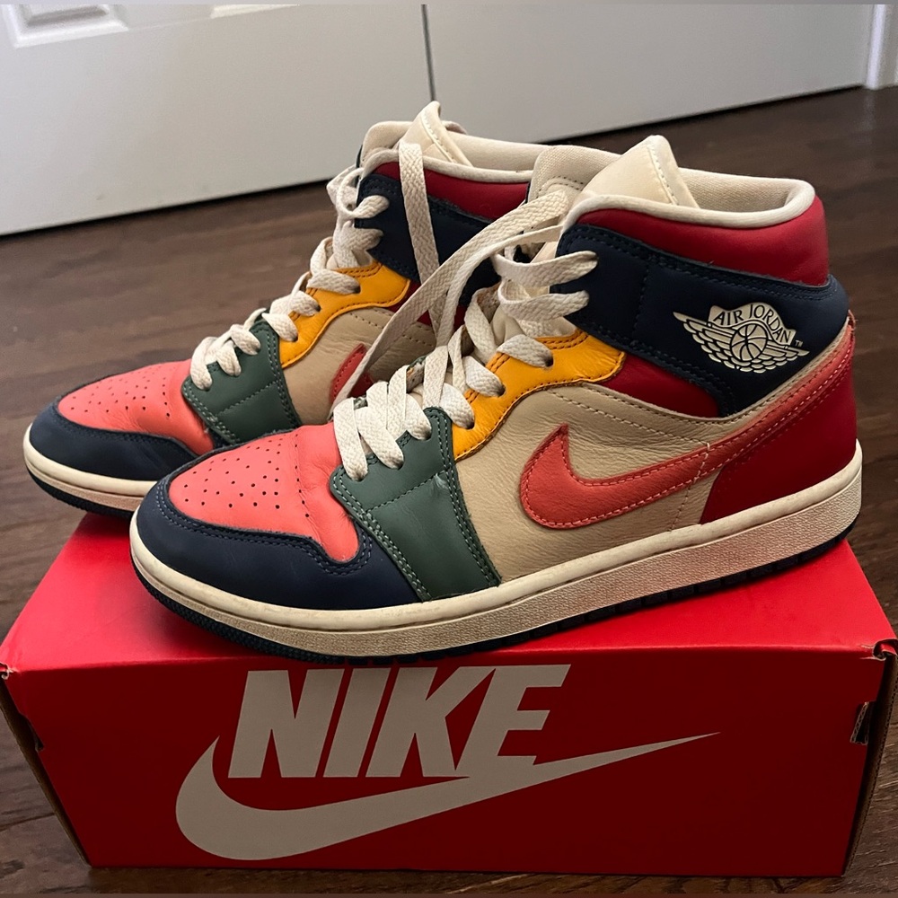 Jordan 1Mid SE multicolour women’s size 8